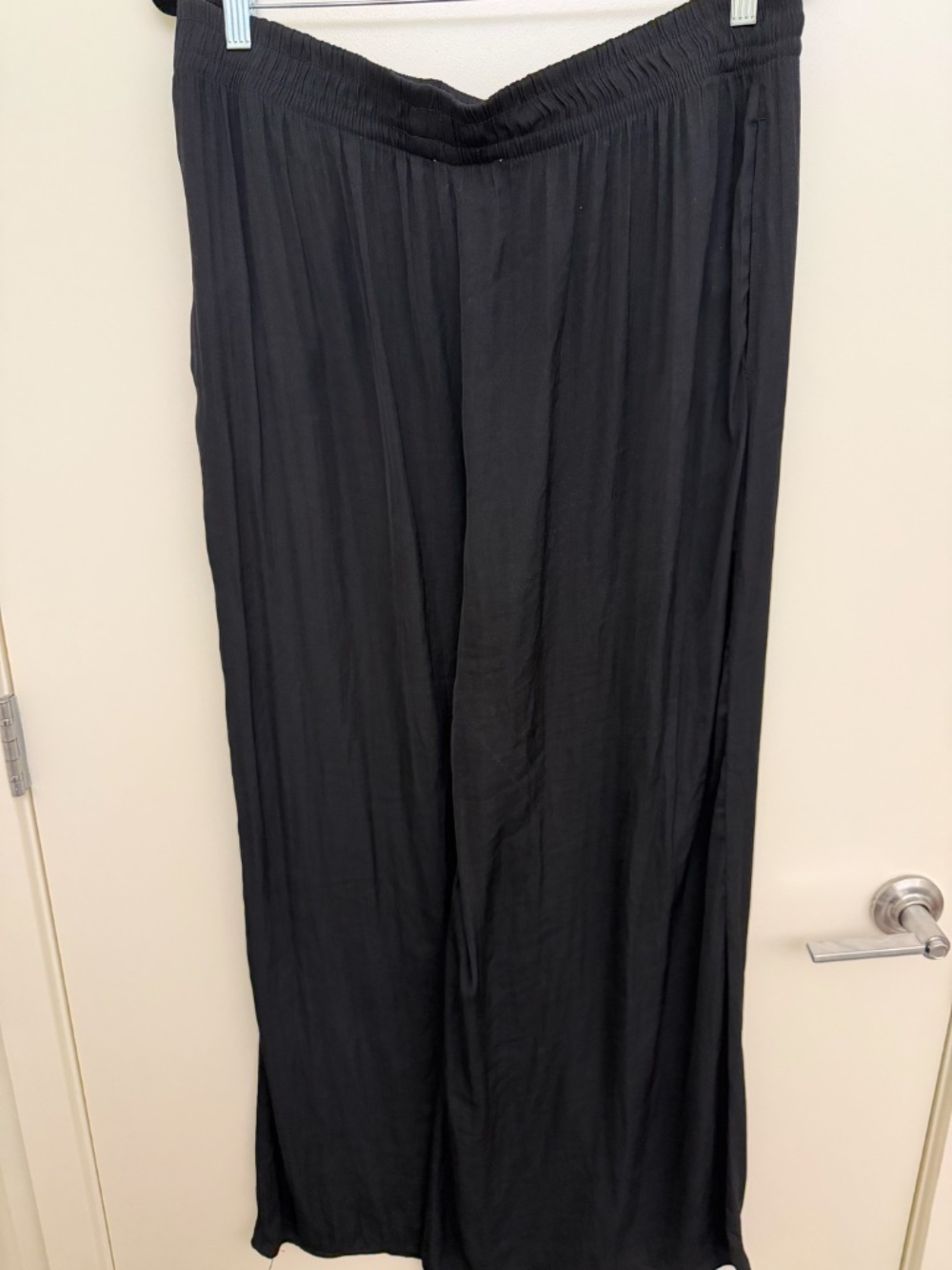 Wide Leg Flowy Pant - Picture 4 of 4